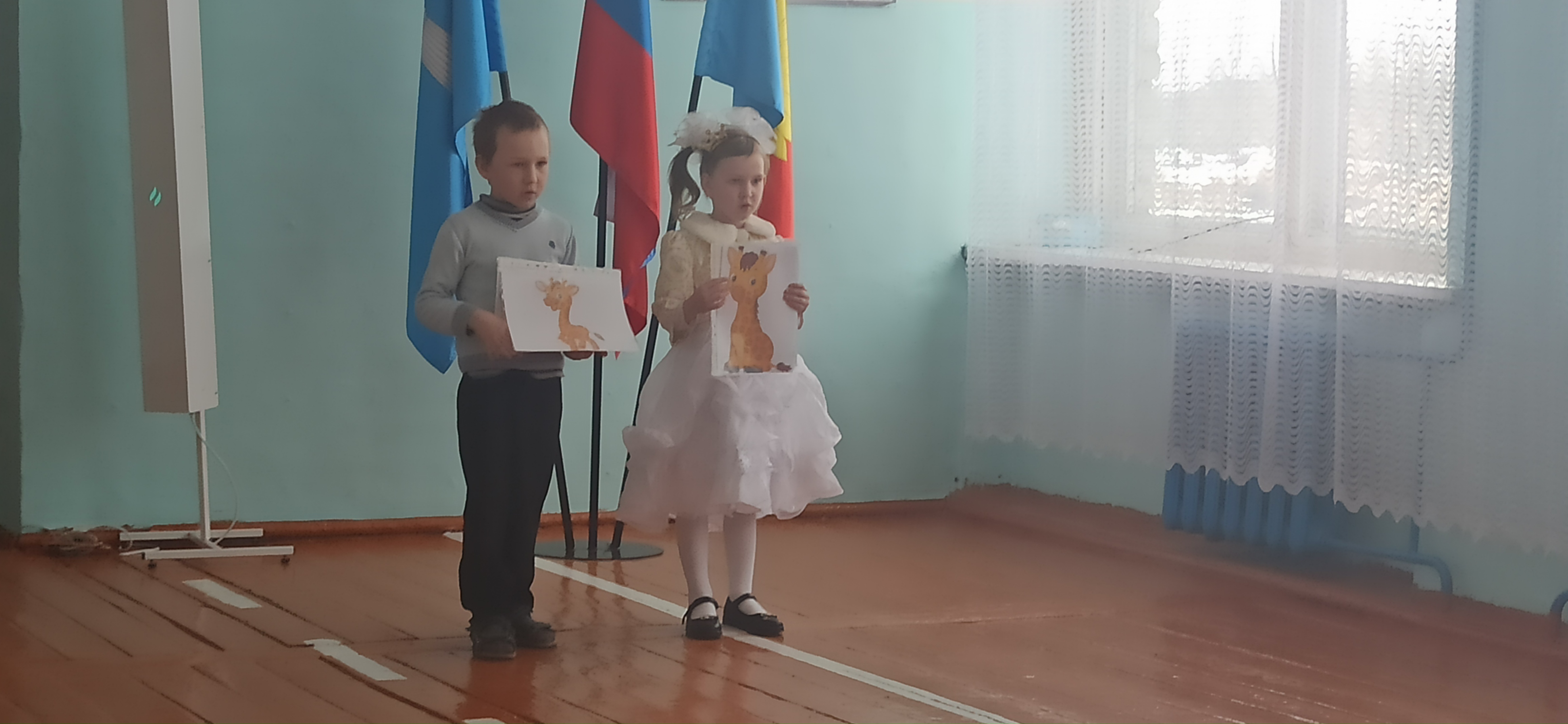 Праздничный концерт  посвященный  8 Марта.